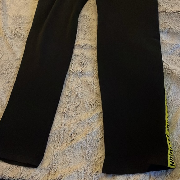 True Religion Men’s Pants Medium - Picture 12 of 13